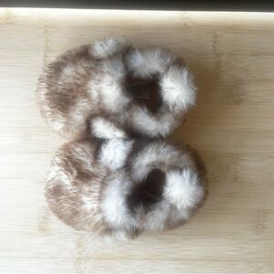 ✨ Carter’s Just One You Faux Fur Booties ✨
